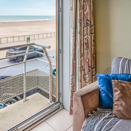 Awesome Apartment In Oostende With House Sea View Εξωτερικό φωτογραφία