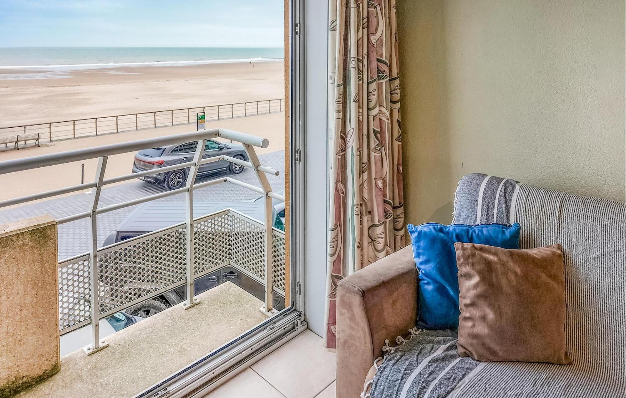 Awesome Apartment In Oostende With House Sea View Εξωτερικό φωτογραφία