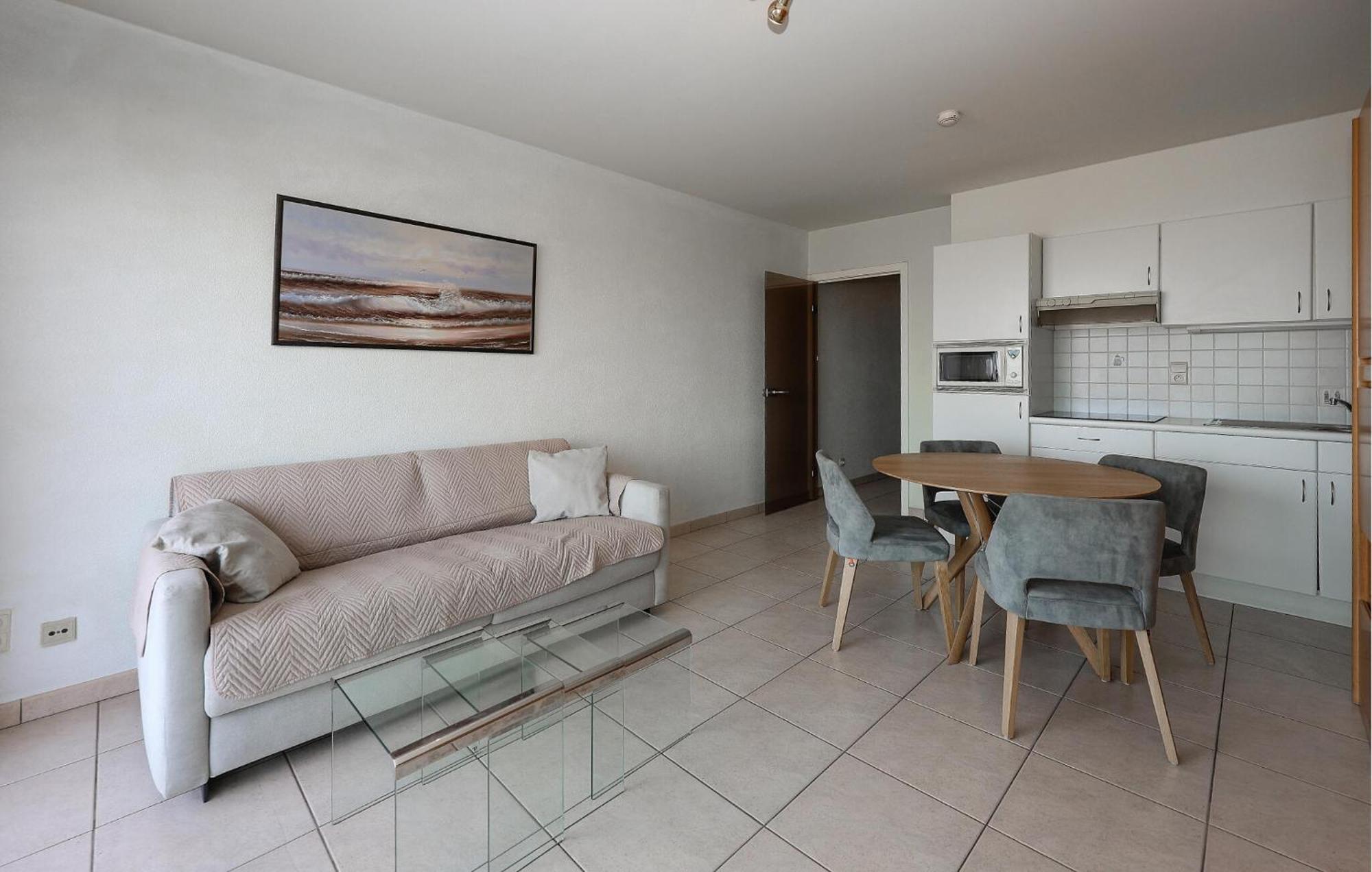 Awesome Apartment In Oostende With House Sea View Εξωτερικό φωτογραφία