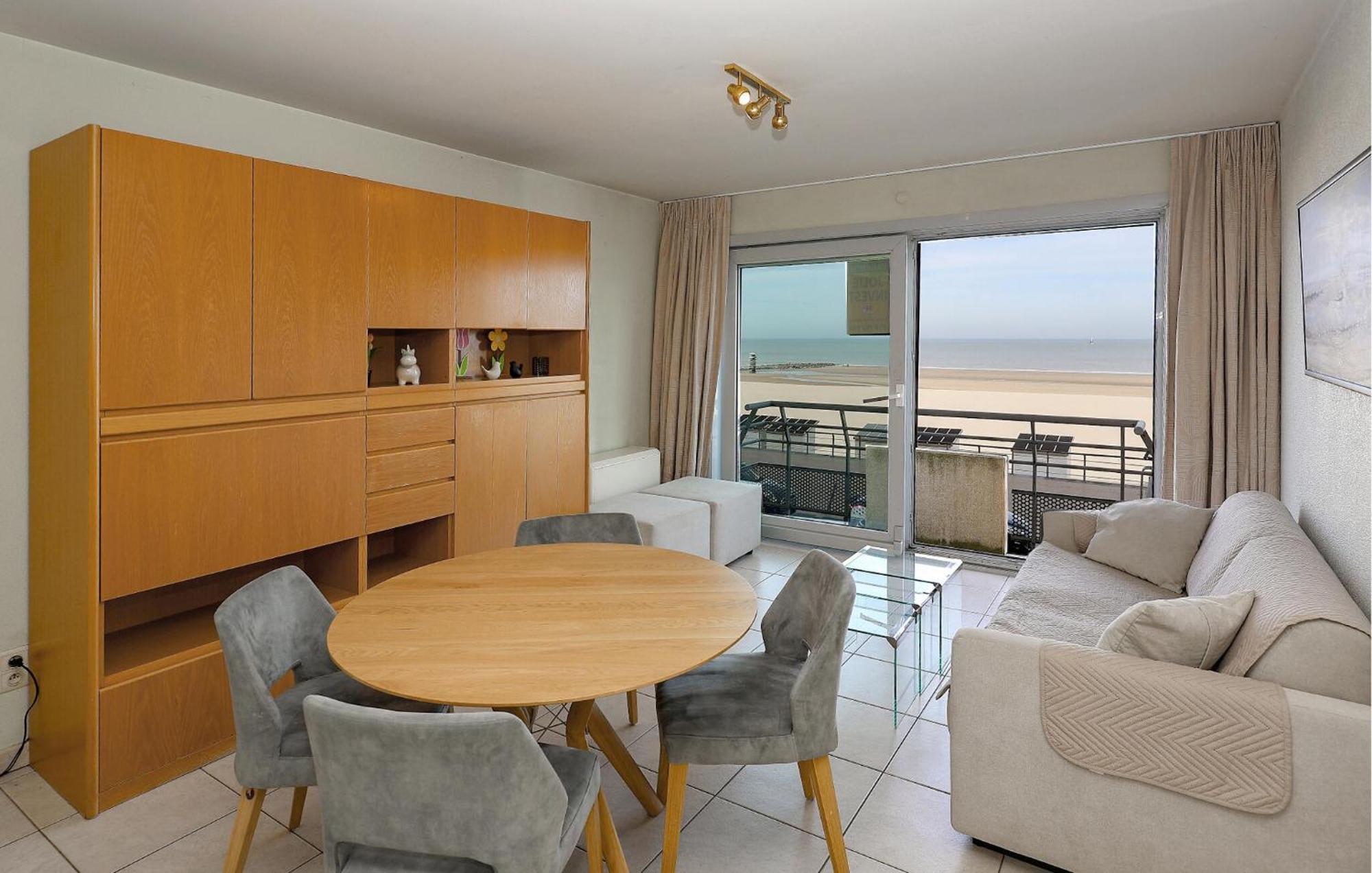 Awesome Apartment In Oostende With House Sea View Εξωτερικό φωτογραφία