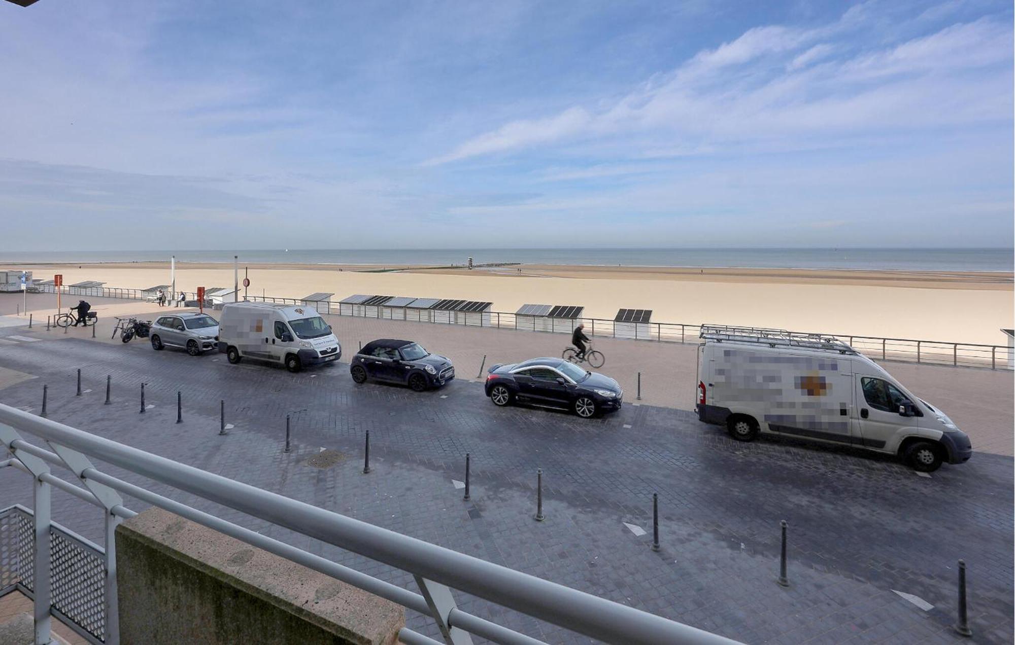 Awesome Apartment In Oostende With House Sea View Εξωτερικό φωτογραφία